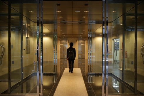 ライフネット生命出口会長高野りょーすけ