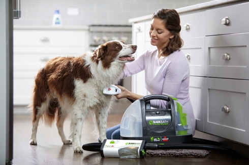 ポータブルなわんこのお風呂マシンがすごい　水分吸引機能付きシャワーでどこでもお風呂