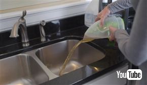 ポータブルなわんこのお風呂マシンがすごい　水分吸引機能付きシャワーでどこでもお風呂