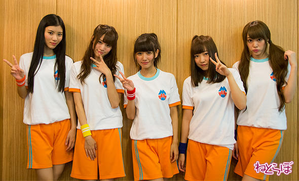 夢アドからの卒業を発表した山田朱莉さん（写真右）