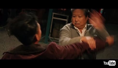 サモ・ハン20年ぶりの監督・主演作「おじいちゃんはデブゴン」5月公開！　タイトル秘話を配給に聞いた