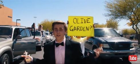 ラ・ラ・ランド　プロム　高校生　パーティ　エマ・ストーン