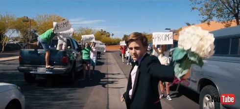 ラ・ラ・ランド　プロム　高校生　パーティ　エマ・ストーン