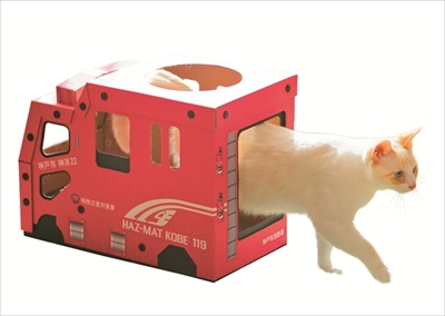 猫さんのつめとぎ付き消防車