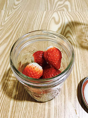 冷凍いちごとウイスキー