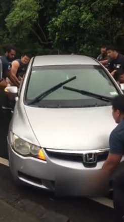 ラグビー選手 サンウルブズ ニュージーランド 救助 車 事故