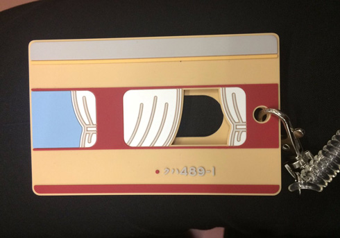 何も入れていない定期入れ