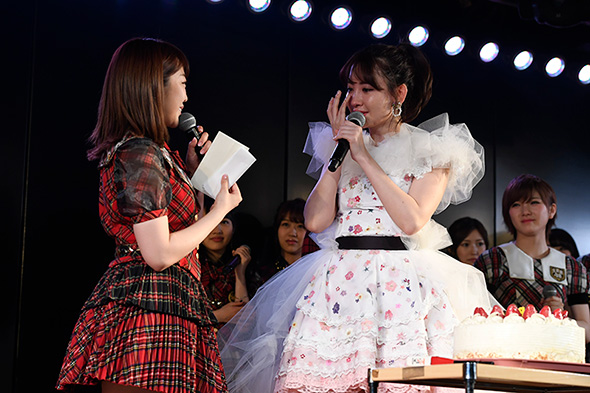 秋元康さんからの手紙に涙が止まらない小嶋さん