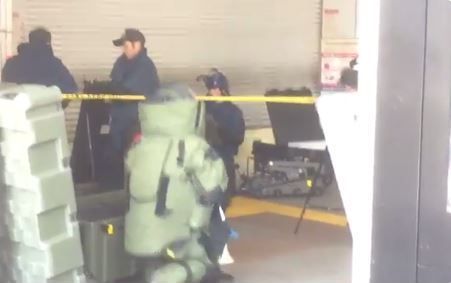 秋葉原　昭和通り口　不審物　封鎖