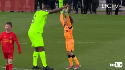 リヴァプール 2人VS30人 子供 U9s ジニ コウチーニョ サッカー