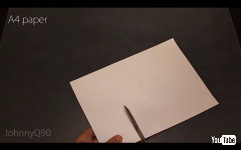 紙でプラスチック、アクリルなどを切断