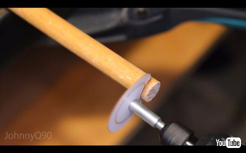 紙でプラスチック、アクリルなどを切断