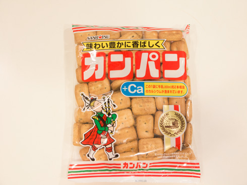 乾パンのパッケージ