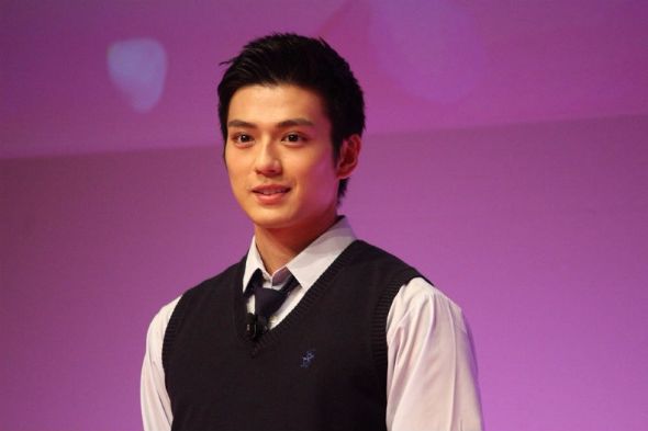 新田真剣佑　改名