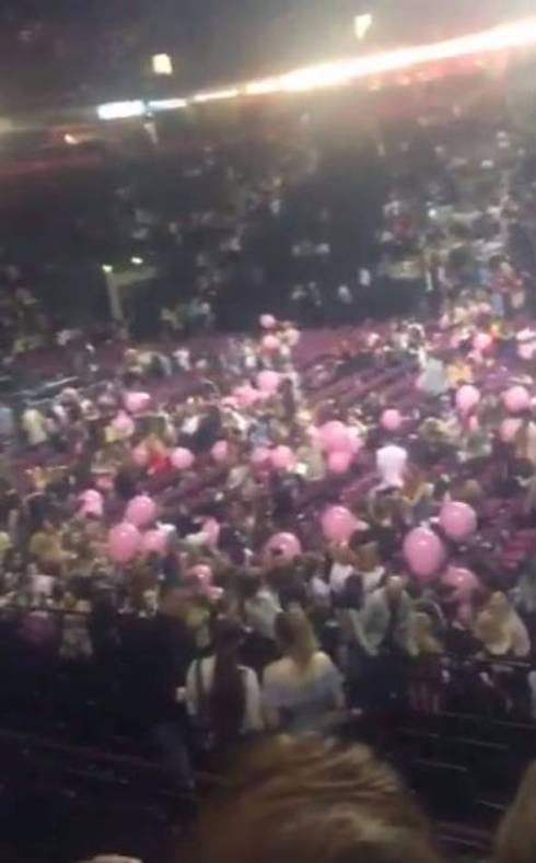 アリアナ・グランデ　Twitter　コンサート　爆発　事件