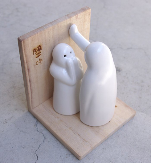 「壁ドン」風調味料入れ