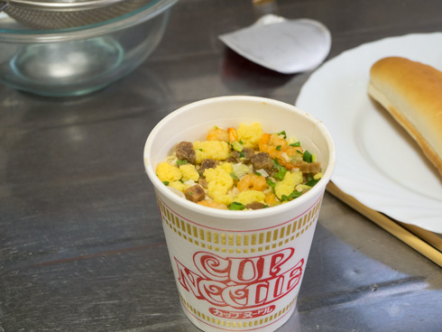 完成したカップラーメン