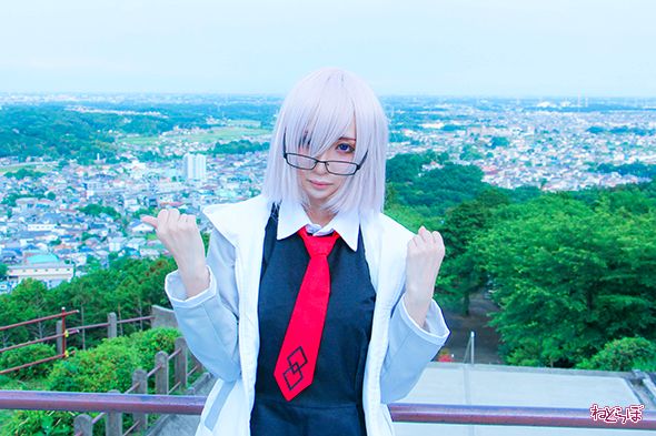 ガチャを回すマシュ