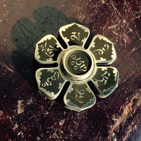 徳を積みたい人に――マニ車ハンドスピナーが登場、マントラを回転に乗せて