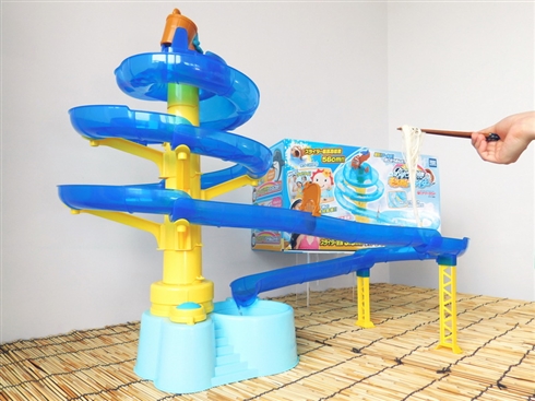 流しそうめん新時代「ビッグストリーム そうめんスライダー エクストラジャンボ」はいかにして生まれたのか？　タカラトミーに直撃