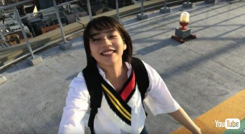 のんが出演した「ミクロボーイとマクロガール」MV