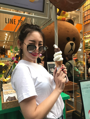 LINE LIVEを行った小嶋さん