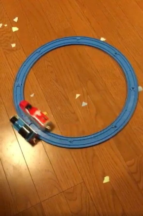 プラレール 2才児 発想 嫉妬 溝走り