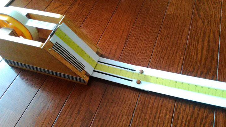 小学生が作った「長さを測って切れるテープ台」が秀逸　三平方の定理を応用し歯から目盛りまでの長さを正確に