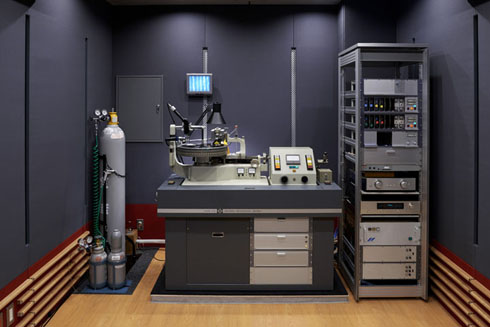 カッティングマシン