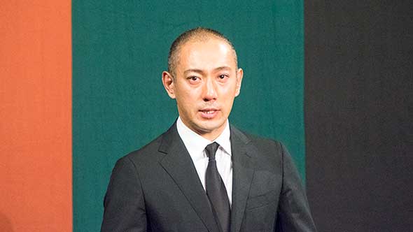 会見を開いた市川海老蔵さん