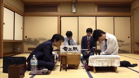 藤井聡太　佐々木勇気　29連勝　30連勝　記録　将棋