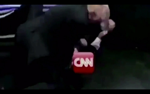 トランプ大統領、プロレス合成映像でCNNが批判