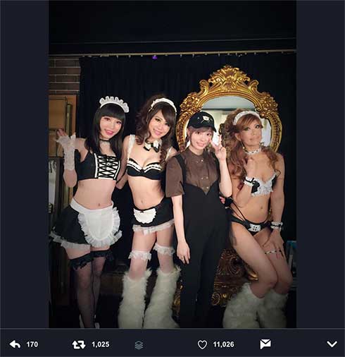 「一人だけミスドの店員さん」などのコメントが寄せられたきゃりーさん