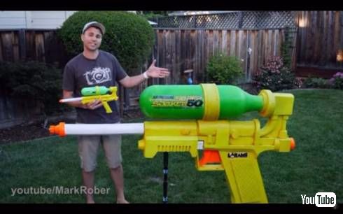 元NASAエンジニアの巨大水鉄砲