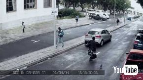 南アフリカ スマホ 運転 啓発 CM