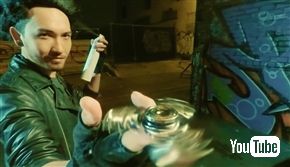 俺のスタイリッシュ・ムーブを見せてやるぜ！　ハンドスピナーを題材にしたバトルアニメ風動画が血湧き肉躍るクオリティー