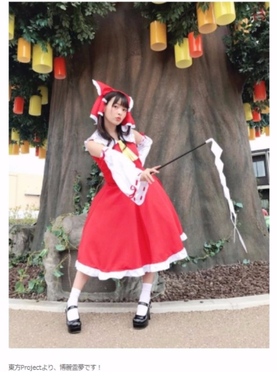 上坂すみれ　博麗霊夢