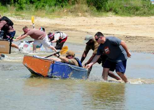 在日米海軍司令部 最新鋭艦 ダンボール