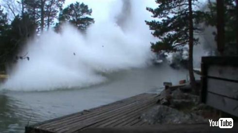 雷 川 落雷 動画 デマ 偽