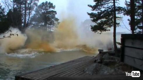 雷 川 落雷 動画 デマ 偽