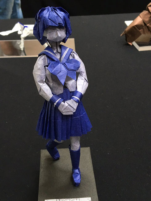 折り紙女子高生