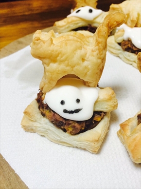 チラシ 刺しゅう 刺繍 母 お母さん 狂気