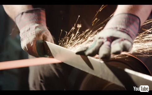 進撃の巨人「スナップブレード」を米国の鍛冶職人が再現