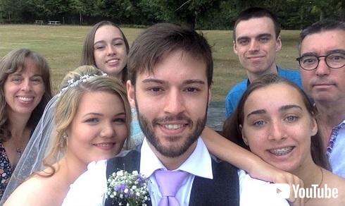 自撮り　セルフィー　結婚