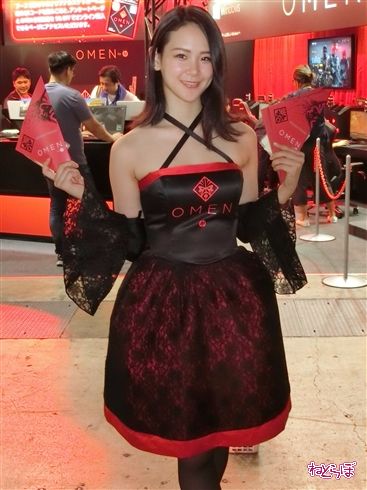 東京ゲームショウでお出迎えしてくれたコンパニオンさんたち！　お姉さんとメカと世紀末救世主フレンズが勢ぞろい