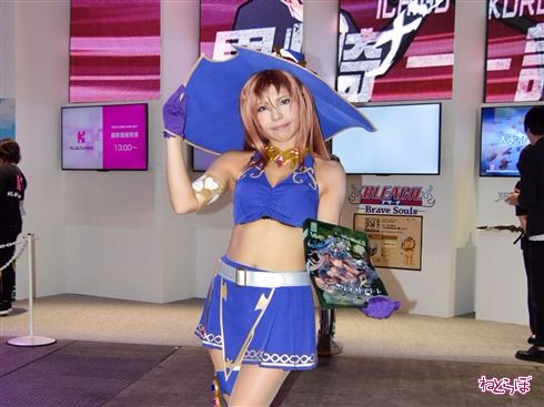 東京ゲームショウでお出迎えしてくれたコンパニオンさんたち！　お姉さんとメカと世紀末救世主フレンズが勢ぞろい