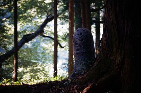 謎　オブジェ　神社　アート　中之条　トリックスター　浅野暢晴　中之条ビエンナーレ