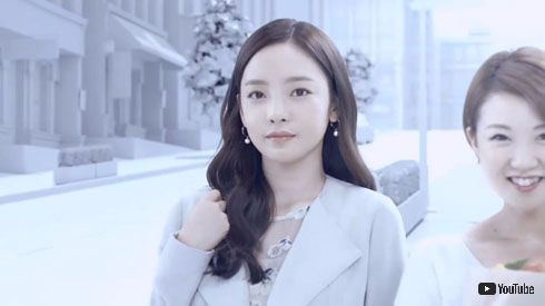 元KARAのク・ハラさんらが出演する「オルフェス（ALFACE）」のCMが炎上