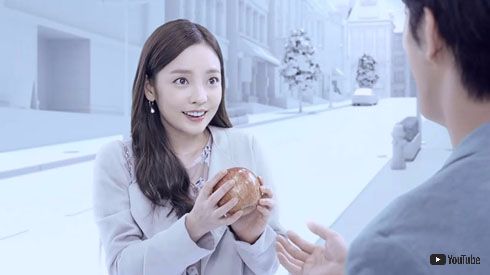 元KARAのク・ハラさんらが出演する「オルフェス（ALFACE）」のCMが炎上