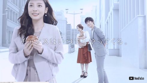 元KARAのク・ハラさんらが出演する「オルフェス（ALFACE）」のCMが炎上